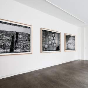 Installation view of the 2023 exhibition "Crack" by Henrik Saxgren at Hans Alf Gallery